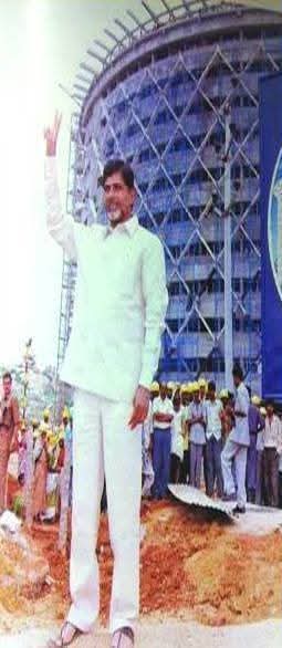 NakkaSreenu52's tweet image. నాడు                     నేడు   
     @ncbn              @ncbn 
    #TDP                 #iTDPforTDP