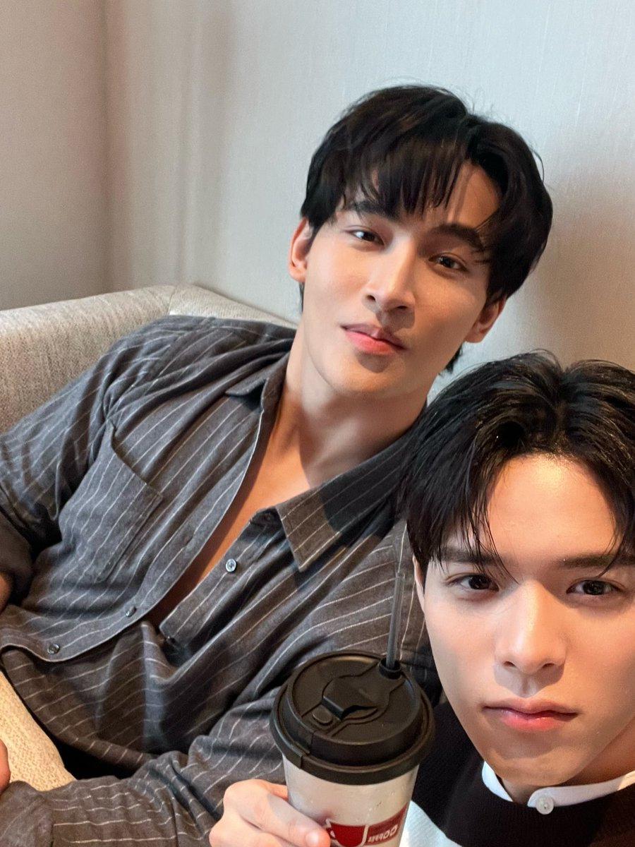 #OhmPoon collects a lot of photos to 
look at when he misses them ~ 🤣🤭

MRS WITH JMOP Q2
#MyRomanceScammerQ2