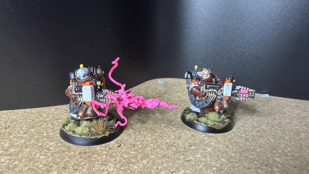Key2TheFence's tweet photo. Two mad scientists walk into a bar…

Completed both of these Arkanyst Evaluators. Really pumped with how they came out. 

#WarhammerCommunity #Warhammer40K #LeaguesofVotann #Votann https://t.co/vHRlbiPra8