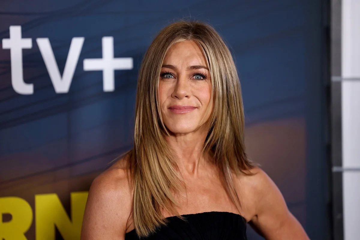 poponze's tweet image. Jennifer Aniston revela por que nunca ADOTOU uma criança durante sua luta contra a infertilidade:
“Quando as pessoas dizem: 'Mas você pode adotar', eu não quero adotar, quero meu próprio DNA em uma pessoa pequena. Essa é a única maneira, egoísta ou não, que eu sempre quis”.