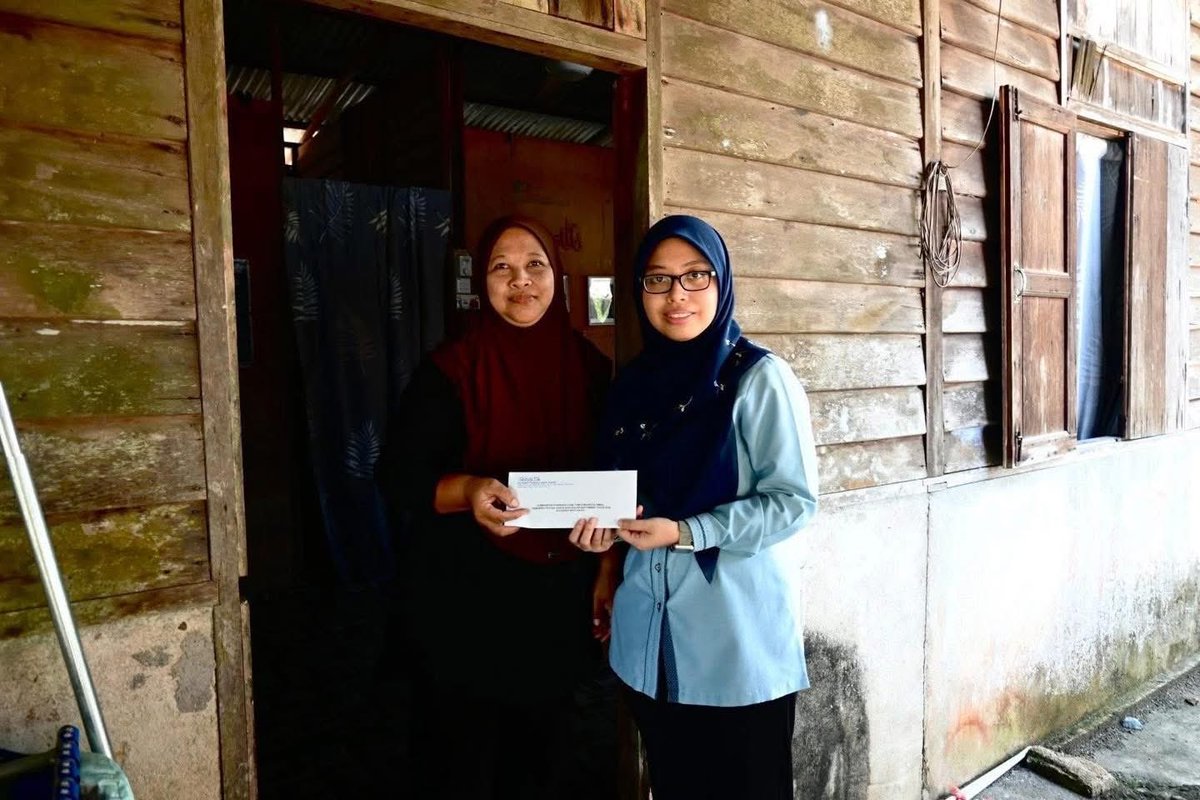 𝗞𝗨𝗥𝗡𝗜𝗔𝗔𝗡 𝗗𝗨𝗟𝗜 𝗬𝗔𝗡𝗚 𝗔𝗠𝗔𝗧 𝗠𝗨𝗟𝗜𝗔 𝗧𝗨𝗡𝗞𝗨 𝗠𝗔𝗛𝗞𝗢𝗧𝗔 𝗜𝗦𝗠𝗔𝗜𝗟,𝗣𝗘𝗠𝗔𝗡𝗚𝗞𝗨 𝗦𝗨𝗟𝗧𝗔𝗡 𝗝𝗢𝗛𝗢𝗥 𝗕𝗔𝗚𝗜 𝗞𝗘𝗟𝗨𝗔𝗥𝗚𝗔 𝗧𝗘𝗥𝗠𝗜𝗦𝗞𝗜𝗡 𝗗𝗜 𝗗𝗔𝗘𝗥𝗔𝗛 𝗕𝗔𝗧𝗨 𝗣𝗔𝗛𝗔𝗧

𝗬𝗕𝗿𝘀. 𝐂𝐢𝐤 𝐍𝐨𝐫 𝐈𝐳𝐳𝐚 𝐅𝐚𝐫𝐡𝐚 𝐛𝐢𝐧𝐭𝐢