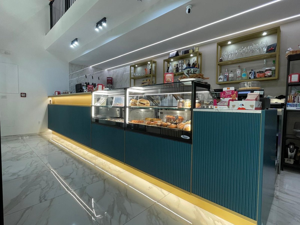 fm_display's tweet image. This bar stands out thanks to CARLTON LIGHT, a refined and elegant line of bar furniture, with clear deco suggestions.
For more info, visit fmdisplayconcepts.com or call 800.889.3975.
Let Us Set You Apart!
#designandbuild #fmdisplayconcepts #displaycase #frigomeccanica