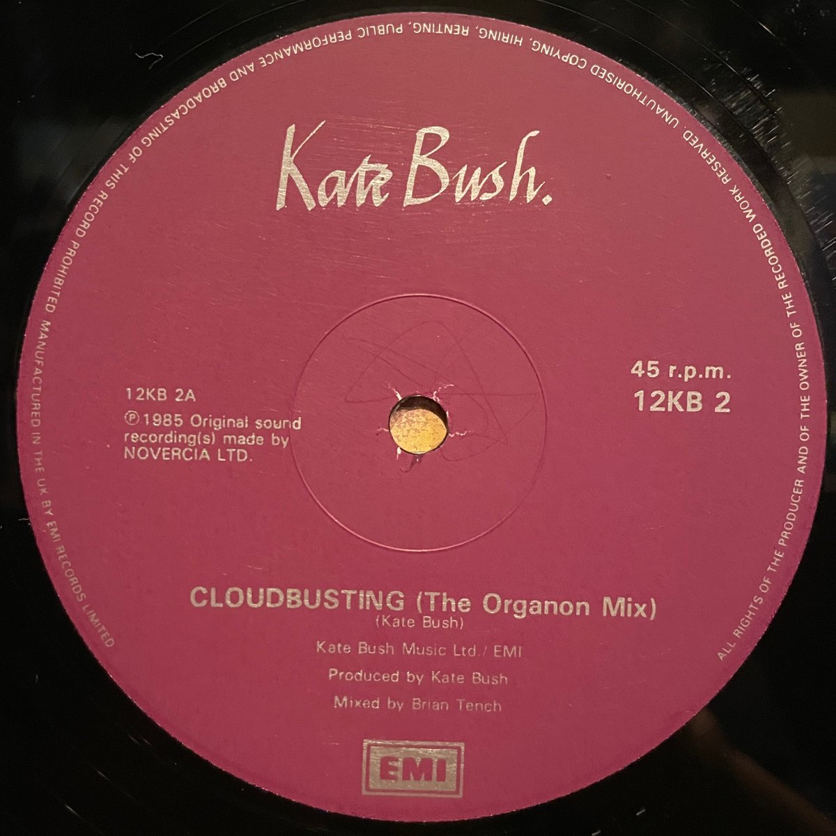 MILEHIGHCLUB202's tweet image. ほな12いこか
KATE BUSH / Cloudbusting [14Oct1985, EMI --- 12KB 2]
#OTD #katebush #cloudbusting #HoundsOfLove #listeningbar #vinylbar #musicbar #レコードバー #mhc14102025
youtube.com/watch?v=pllRW9…