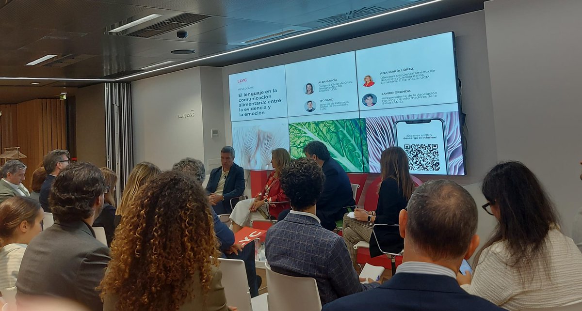 Asomafrut's tweet photo. 📘 Asistimos a la presentación del informe “Salud, Alimentación y Fake News” de @LLYC_Global , con Ana Pastor (@Newtral), @AESAN_gob_es y @anisalud .
Se destacó la necesidad de educar desde la infancia, como hacemos en la #EDLF junto a @5aldiaspain Y @mercamadrid_hoy 🍎 https://t.co/Ek6l6GzXaY
