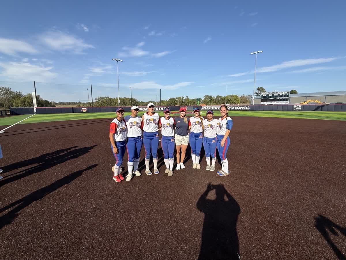 abaugh55's tweet photo. RSU Team Camp!
#RSU #softball #2027graduate 
@TXGloryNEOK @rsusoftball https://t.co/JnBvVS9qDw