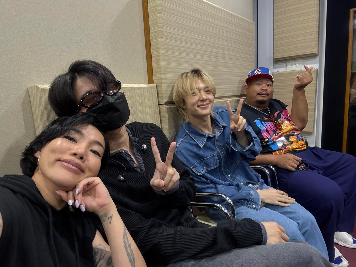【☁️📷】
 ©️ fb : Da Endorphine
🗓 : 14.10.2025

ส่งกำลังใจให้ในการซ้อมคอนเสิร์ตเต็มที่เลยนะคะ ✌️

---
พี่ดา - พี่นนท์ - นุนิว - พี่ป๊อป ✨️

#JulasHerbXDA20Concert #TheEndorphineEffect

— <a href="/CwrNew/">NuNew</a> ♡
#NuNew #NanaNu