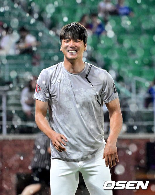 전부터 많이 올렸던
내가 가장 좋아하는 광팔이 기사사진