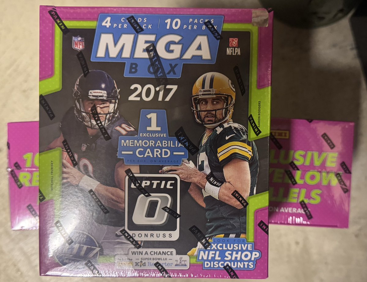 OffDaHook35's tweet image. 2017 Optic Football Megas
Who wants to go Mahomes Rookie card chasing before his 3rd MVP?
My last three…
750 each shipped