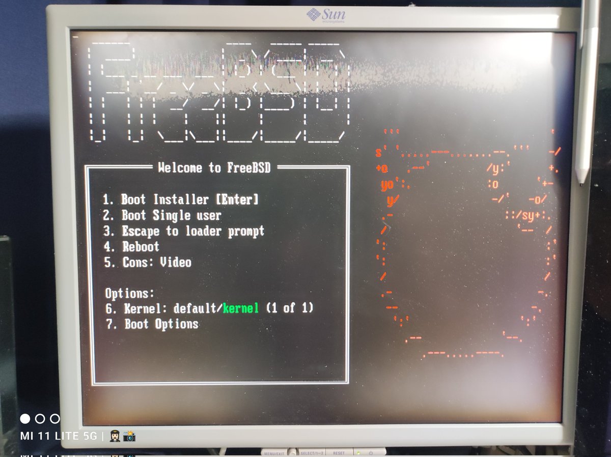 IchikawaYukko's tweet image. 🙋🏻‍♀️てなわけで #Core2Duo E8400でも動く最近のUNIX OSこと #FreeBSD 14.3をインストールするぞ〜っ！