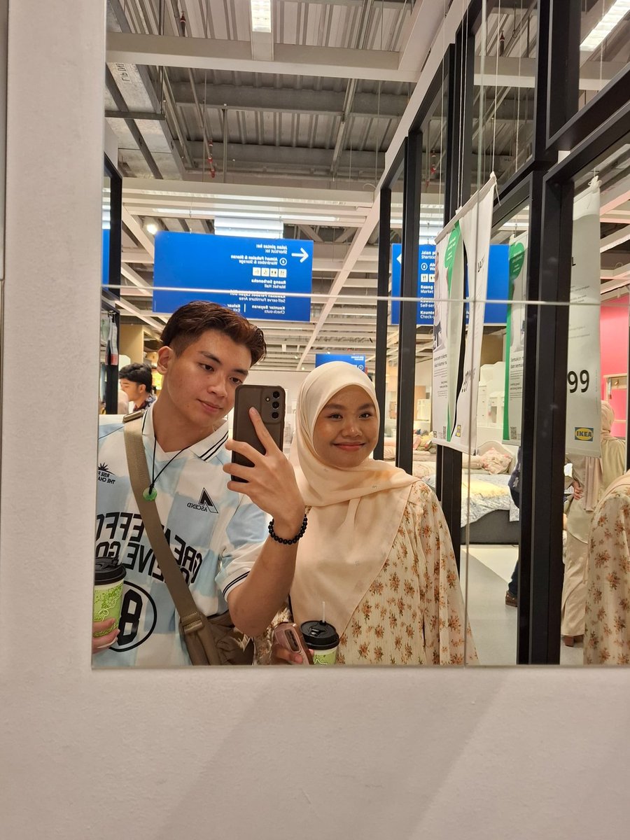 nibzbabs's tweet image. My first experience walking around KL (him as a guide HAHAHAHA) member dh master KL ni