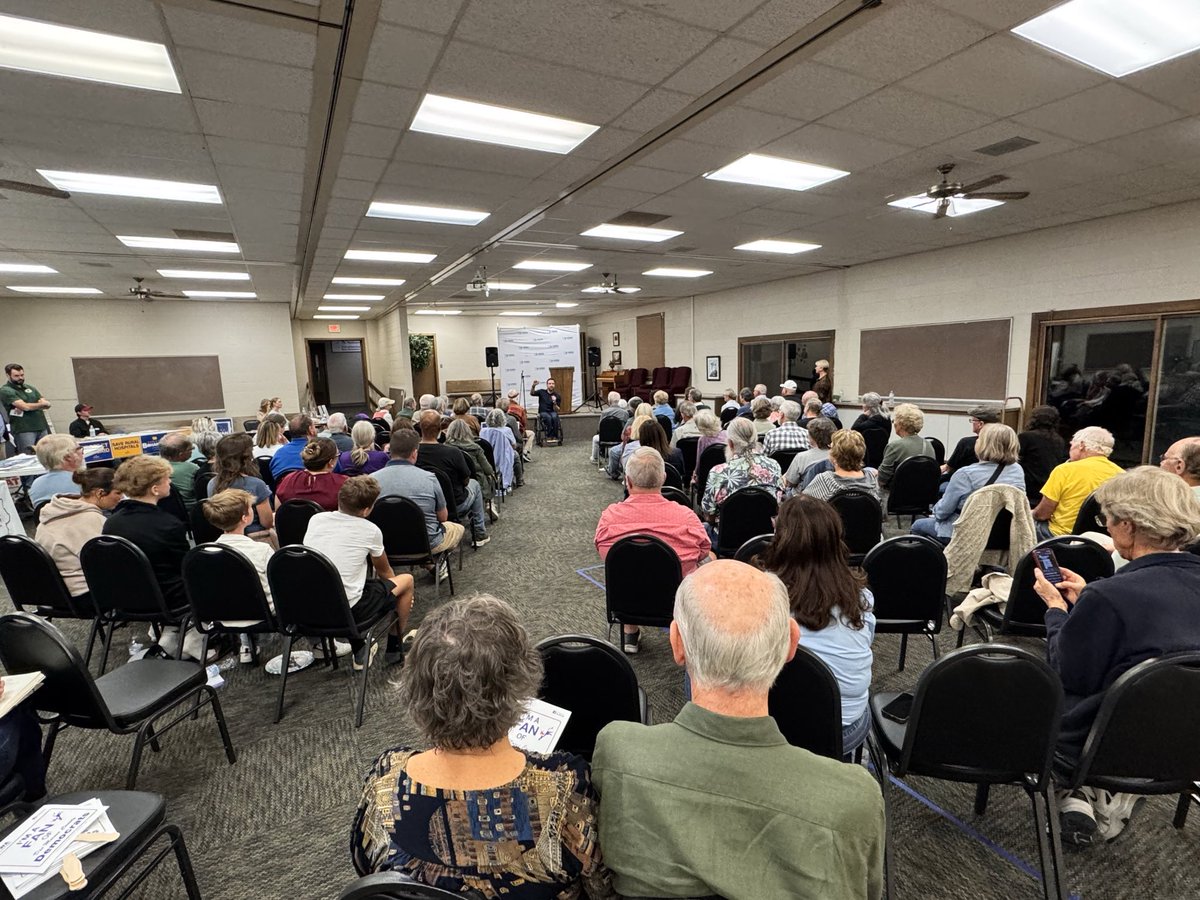 Thank you to the Henry County Democrats and Southeast Iowa Democrats for hosting a great Regional Hall of Fame event. Great to be with so many fellow Democrats fired up to take back our state next November!