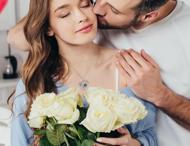 AnneTaylor202's tweet photo. Jewelry is the light of time, and the light of you. Worn upon you, it reflects your confidence and elegance. 💎 Whether for everyday occasions or formal galas, you shine brightest. #Jewelry #Gift https://t.co/GRblK2opeo