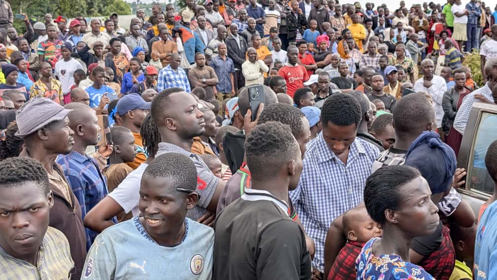 cbsfm_ug's tweet image. Munna @FDCOfficial1 Hon Nathan Nandala Mafabi akubye olukungaana gaggadde mu Boma Grounds e Kapchorwa abaayo n'abasaba akalulu.
Abasuubizza okubatereereza embeera y'ebyenfuna byabwe.
#UgandaDecides2026