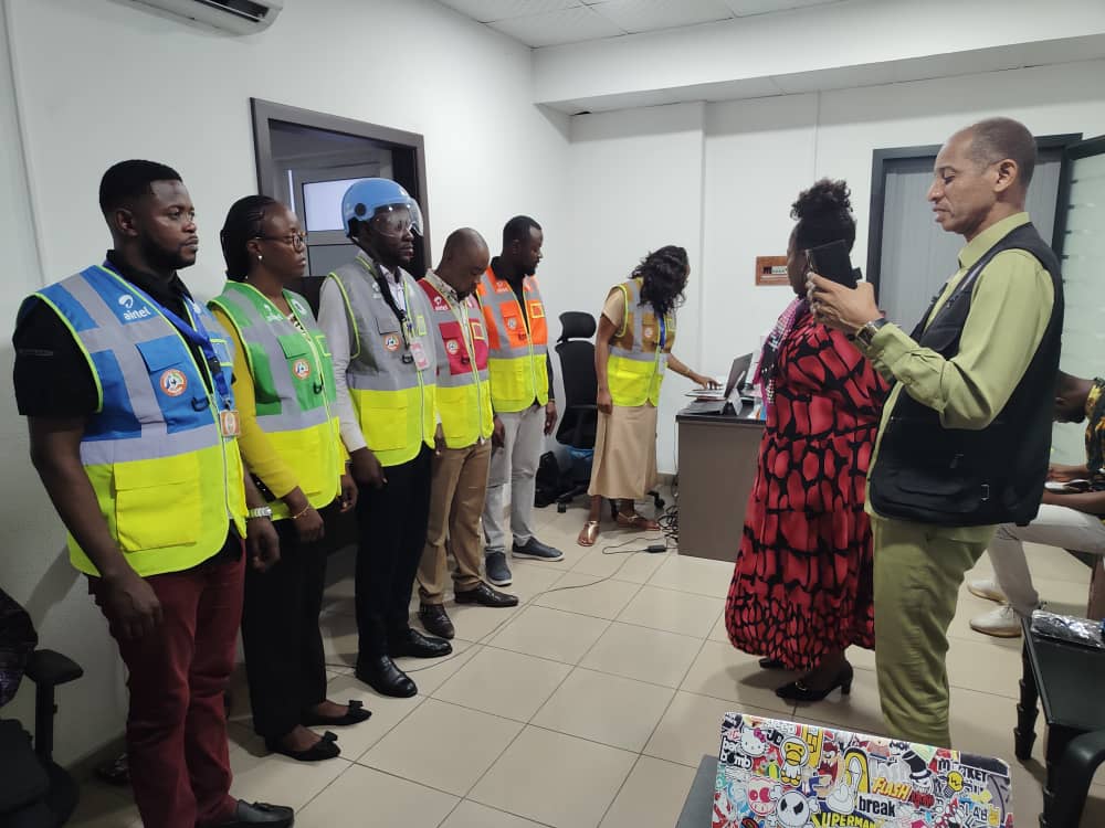 kinwewa's tweet photo. Un moment fort ! 📸

Le Directeur Technique de la CNPR, en charge de la formation au code de la route et au civisme en RDC, était présent lors de la visite. Une collaboration qui renforce la légitimité et la portée du projet KINWEWA.

#KINWEWA #CNPR #RDC #Discipline https://t.co/0w0drloIi5