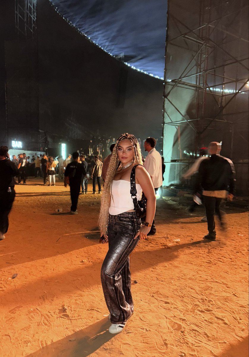 بحب أختفي هنا و أرجع بصور