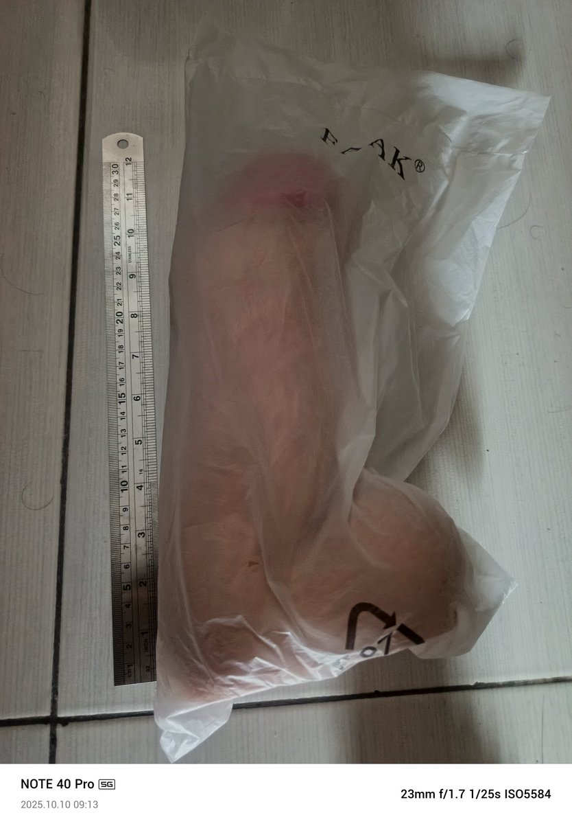 Dildo&toys tweet media