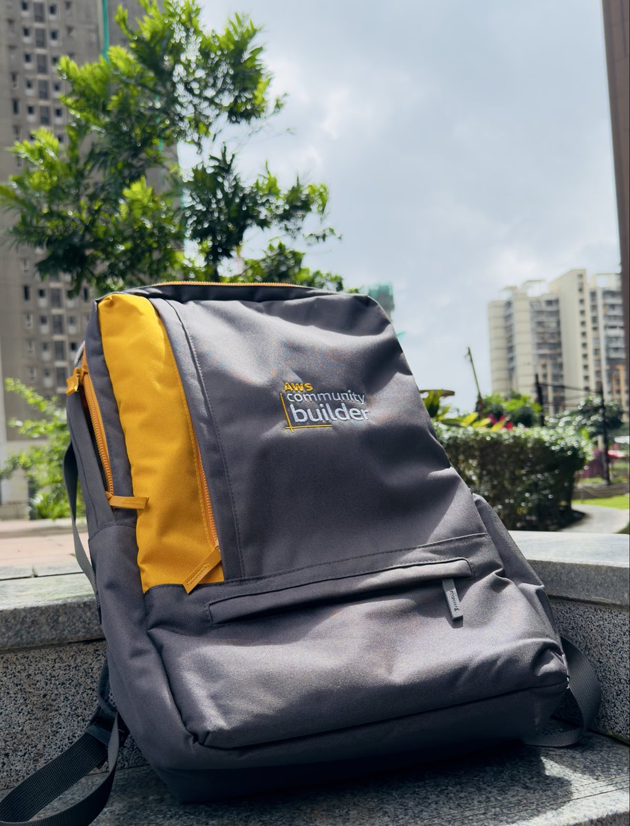 techwithmohit's tweet image. ✨From USA 🇺🇸 to India 🇮🇳✨
A big thank you to @jasondunn for always going extra mile to appreciate us🙌
This is honestly one of d coolest swags ever received 🤟🏻
Still having fun discovering all 10-15 compartments u packed into ths⭐️
So Proud to be part of our community🚀