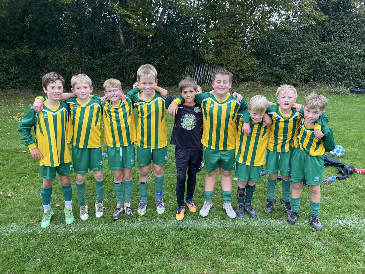 A great effort from our Year 5/6 boys tonight in the Horsham Schools League, battling hard in a close 3-2 defeat against Heron Way. 💪 Milo grabbed both goals in a brilliant team performance — lots of positives to take! 💛💚