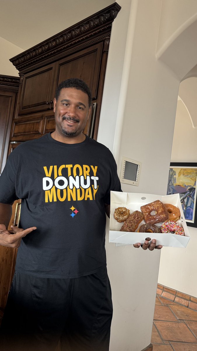 It was a Victory Donut Monday, and the family got treated!