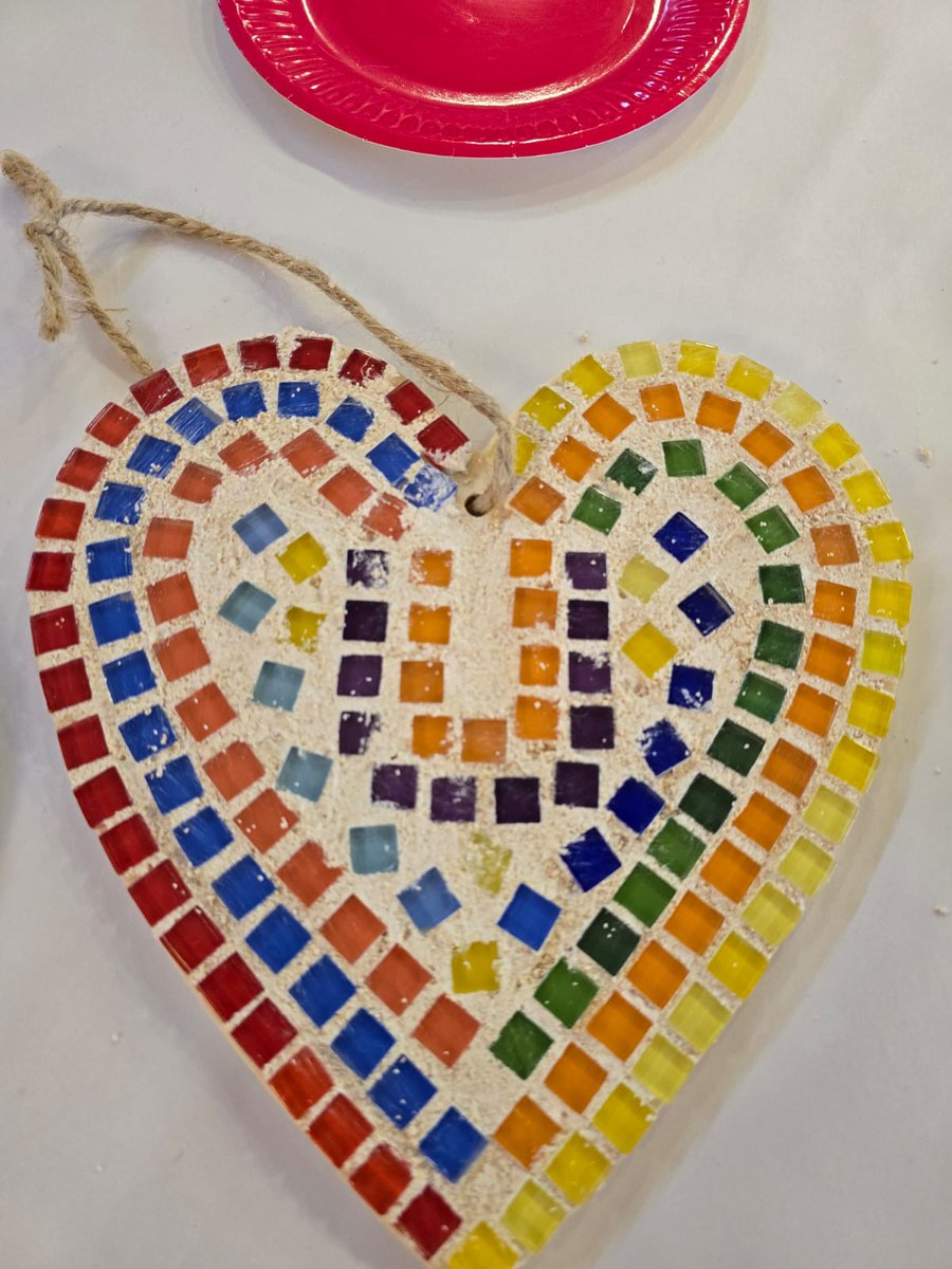 Rotherhamcreat2's tweet image. We have been learning all about Mosaic Art @WhistonJandI Yr1 children and families have learned how to create a Mosaic Heart. Just take a look at these Masterpieces. Once they have had their final polish, these will be fantastic. #fabulousfamilies #teamwork #learningtogether