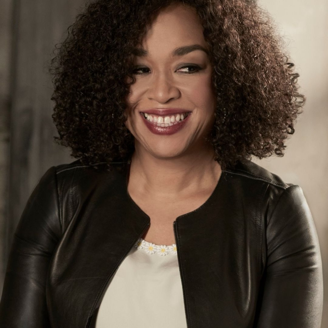 SeriesBrasil's tweet image. Shonda Rhimes diz que ficou horrorizada ao assistir as mortes de Mark e Lexie em Grey's Anatomy:

“Eu realmente não assisti a série. Recentemente comecei a assistir trechos. Vi aquele episódio e fiquei horrorizada. Pensei: 'Não acredito que isso realmente aconteceu e que as…