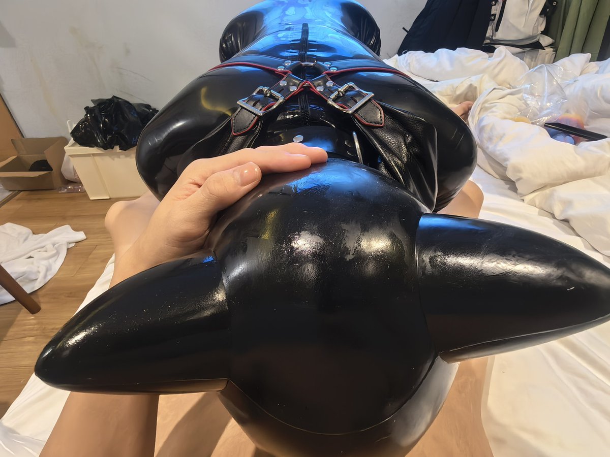 小狗乖乖，表现好奖励你好吃的哟
<a href="/zhumuqiu2293/">竹木秋丶</a>