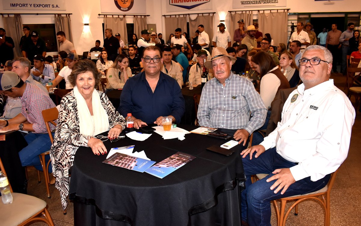 arp_py's tweet image. En la noche del viernes 10 de octubre se llevó a la “Feria de Reproductores” de la Expo Amambay 2025, con un balance positivo por la buena calidad de animales ofertados, la excelente demanda y los buenos precios de venta.