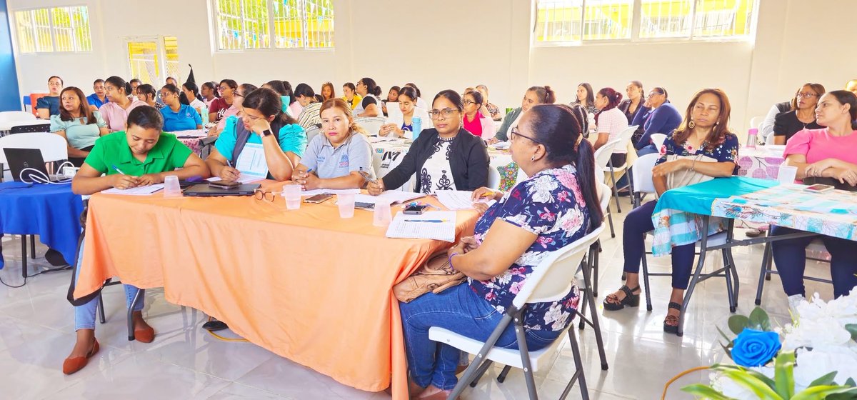📚 Distrito Educativo 07-07 de Villa Tapia impulsa reflexión pedagógica sobre la enseñanza de la lectura y escritura.
Bajo el lema “Primeros Pasos para Enseñar a Leer y Escribir”.
<a href="/EducacionRDo/">Ministerio Educación RD</a> 
<a href="/LMDECAMPS/">Luis Miguel De Camps</a> 
<a href="/regional7mineRD/">Regional 07 MINERD</a>
