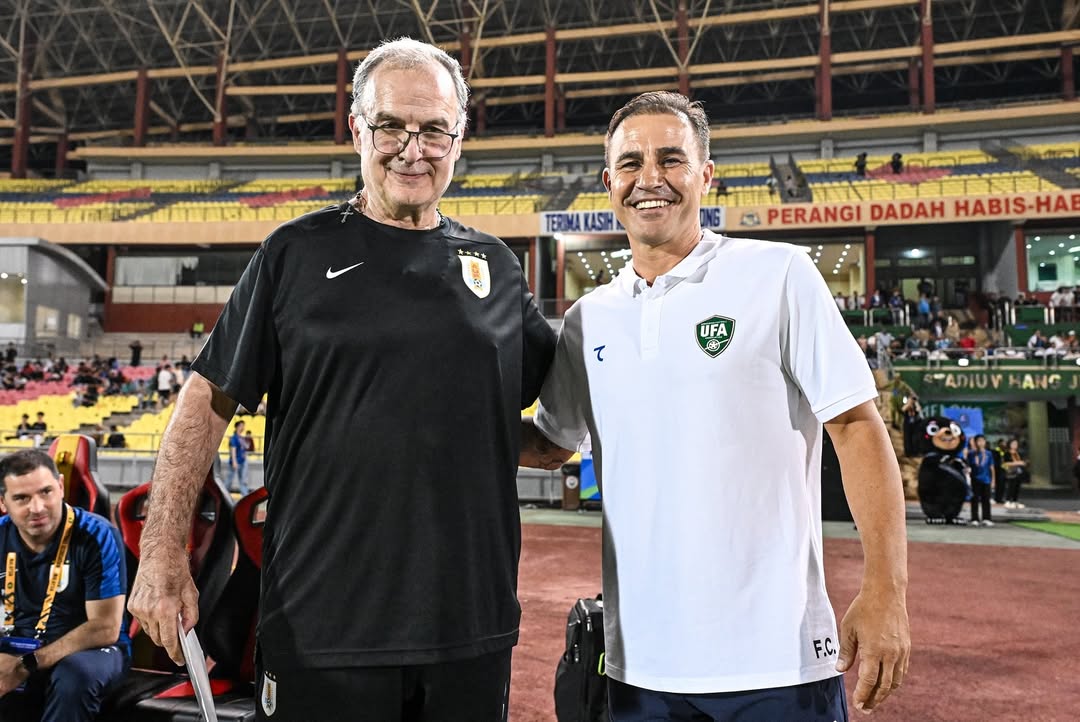 NOCHE DE LEYENDAS: "Es un gran honor para mí haber jugado contra Míster Marcelo Bielsa, uno de los mejores entrenadores del mundo y un hombre que realmente ha cambiado la filosofía del fútbol".

Fabio Cannavaro, nuevo seleccionador de Uzbekistán 🇺🇿.