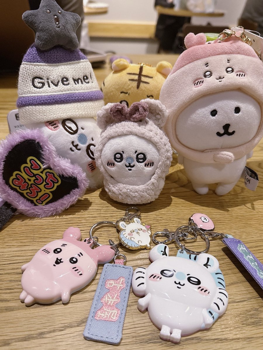 ちいかわパークのうきうきぬいぐるみキャップ、韓国ナガノのくまにぴったりなんよ。可愛い。