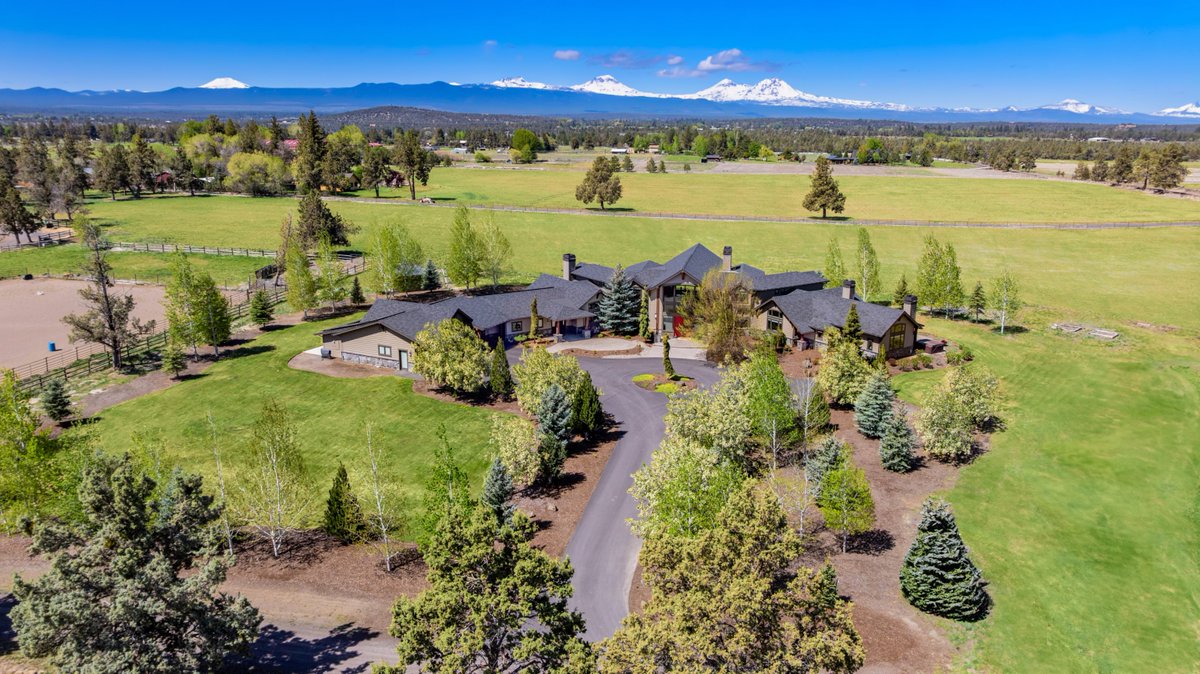 PlatinumAuction's tweet photo. Amenities checklist: 

✅ 7,300-sf main residence
✅ 5-stall barn
✅ 130-ft x 200-ft riding arena
✅ 19.7 acres (with water rights)
✅ Central Oregon location

Be sure to register for the auction by October 16th. Visit https://t.co/bg6oLFgLSV for details. https://t.co/g9Fp2LMrRV