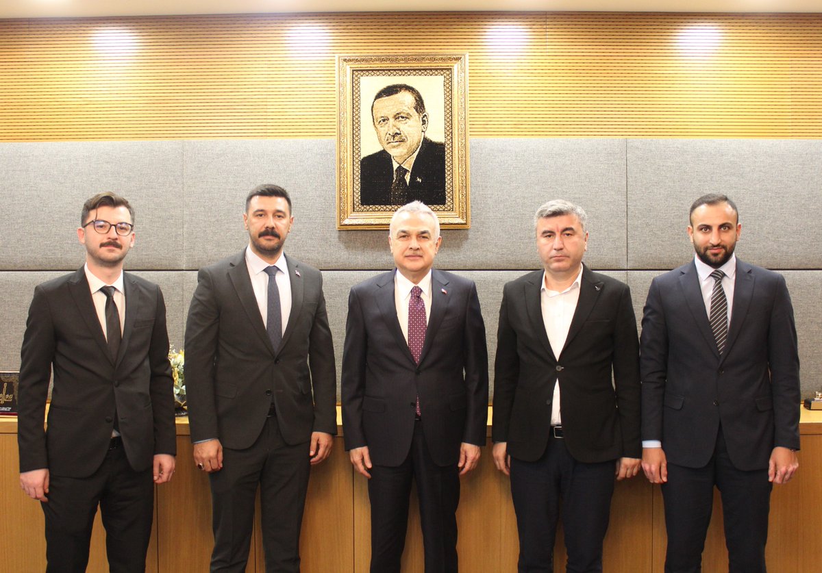 📍TBMM

Aydın Büro Memur-Sen 1 No’lu Şube Başkanı Sayın Ekrem Kaçar, Yönetim Kurulu Üyeleri Sayın Engin Çelik, Sayın Yusuf Ateş ve Sayın Kadircan Onat’ı Gazi Meclisimizde misafir ettik. 

Nazik ziyaretleri için kendilerine teşekkür ediyorum.