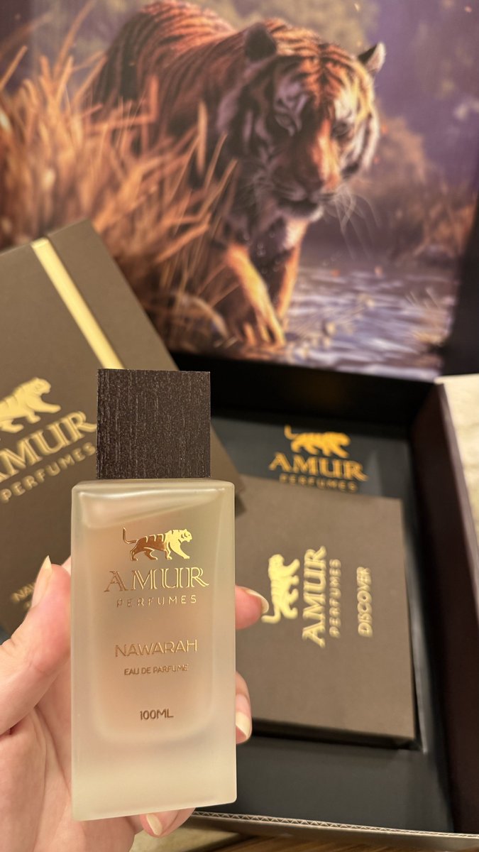 Dr__H__'s tweet image. ياهلا وغلا♥️
بتكلم لكم عن عطور أمور اللي وصلتني أمس🐾✨
وصلتني عطور من متجر @Amurperfume
اللي هو أحلى متجر سعودي للعطور الفاخرة، يعني كل شي فيه يجنن ويوحش💖
أمور مو بس متجر، هذا جنة للبنات اللي يحبوا يعيشوا مغامرة بريحة عطرية، عطورهم مستوحاة من الطبيعة الجامحة وقوة الأنثى…