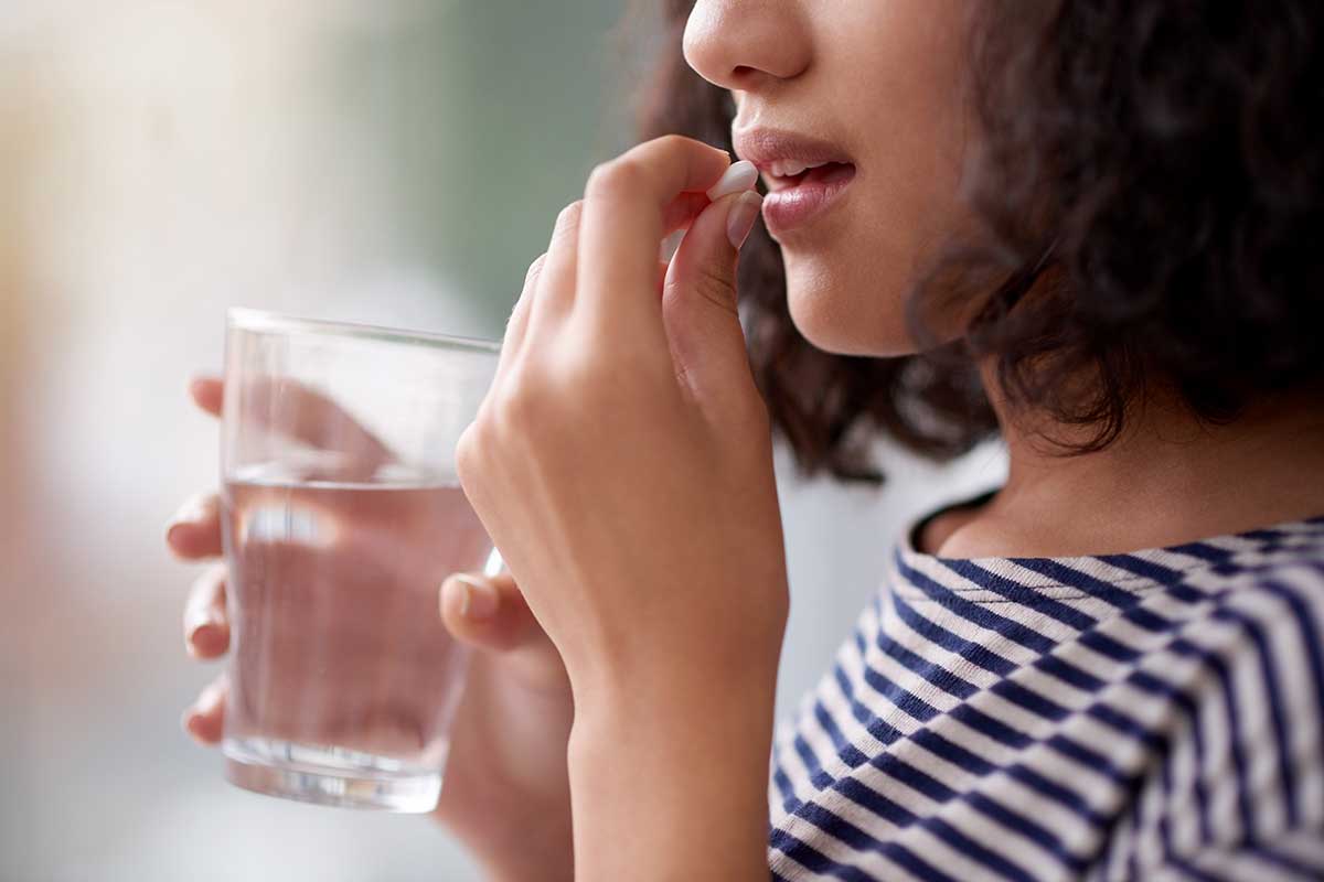 SaferLockRx's tweet photo. Medications provide an easily accessible opportunity for teens to experiment with substance misuse: 

– 18.4% of people aged 12+ have deliberately misused Rx meds at least once.

– 4% of teens and pre-teens are misusing OTC cough meds to get high. https://t.co/Yp3geLEcSp