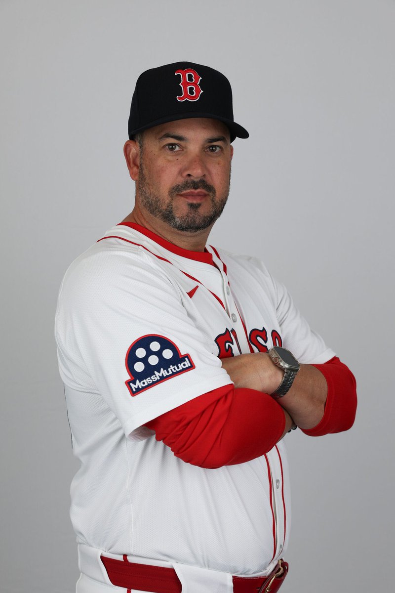 Marino_Pepen's tweet image. Buenos días, mi Gente!
Feliz martes!

Los #Twins han solicitado permiso para entrevistar a Ramón Vázquez (coach de banca de los #RedSox), para su puesto de mánager.

Vázquez cuenta con experiencia dirigencial en Puerto Rico (#LBPRC) y  está considerado un buen estratega con