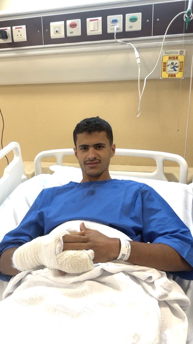 تكفل رئيس نادي المزاحمية المهندس فيصل بن سلطان الشهيل بعملية وعلاج اللاعب محمد الطيار بعد الإصابة التي تعرض لها مؤخراً متمنيًا للاعب الشفاء العاجل والعودة القريبة إلى الملاعب. من جهته عبر اللاعب عن شكره وتقديره لهذا الموقف النبيل والغير مستغرب من الرئيس