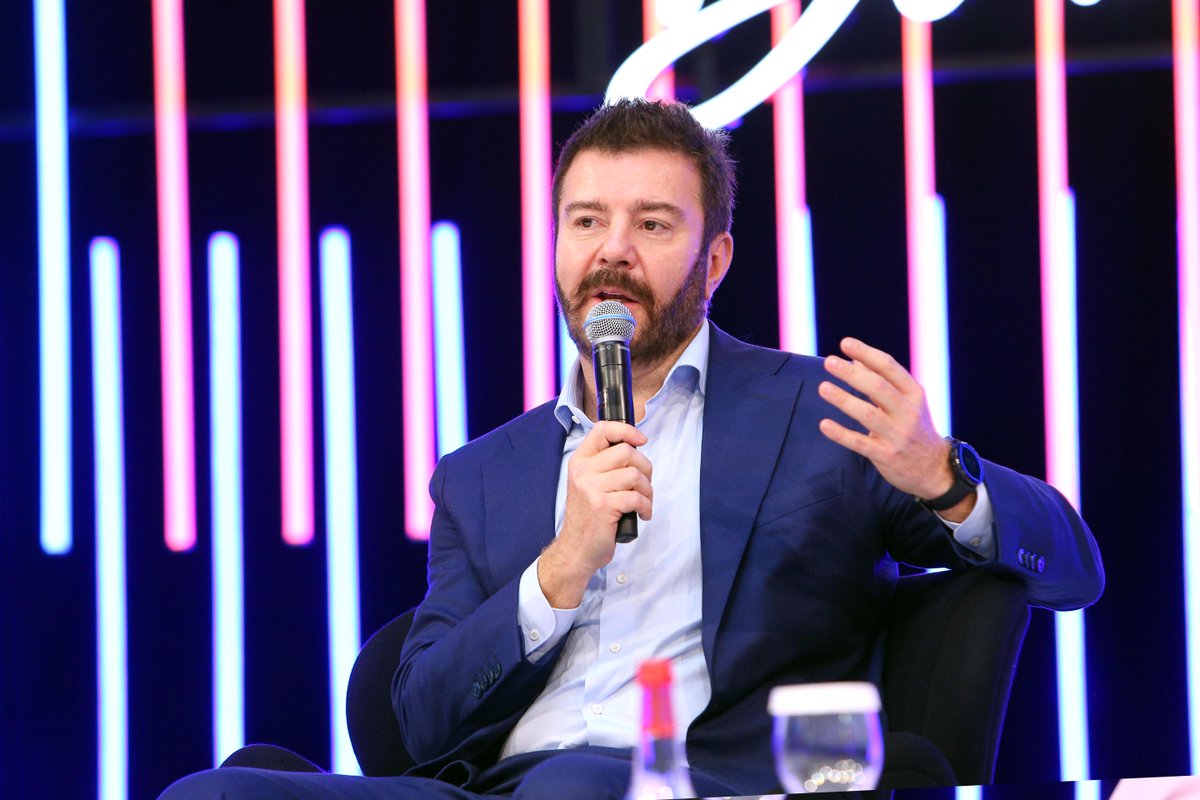 robots4testing's tweet image. At @GITEX_GLOBAL, @danieldines and our Global Ambassador, David Popovici, shared an inspiring talk about performance, authenticity, and resilience. A reminder that success starts with challenging yourself and staying true to who you are.