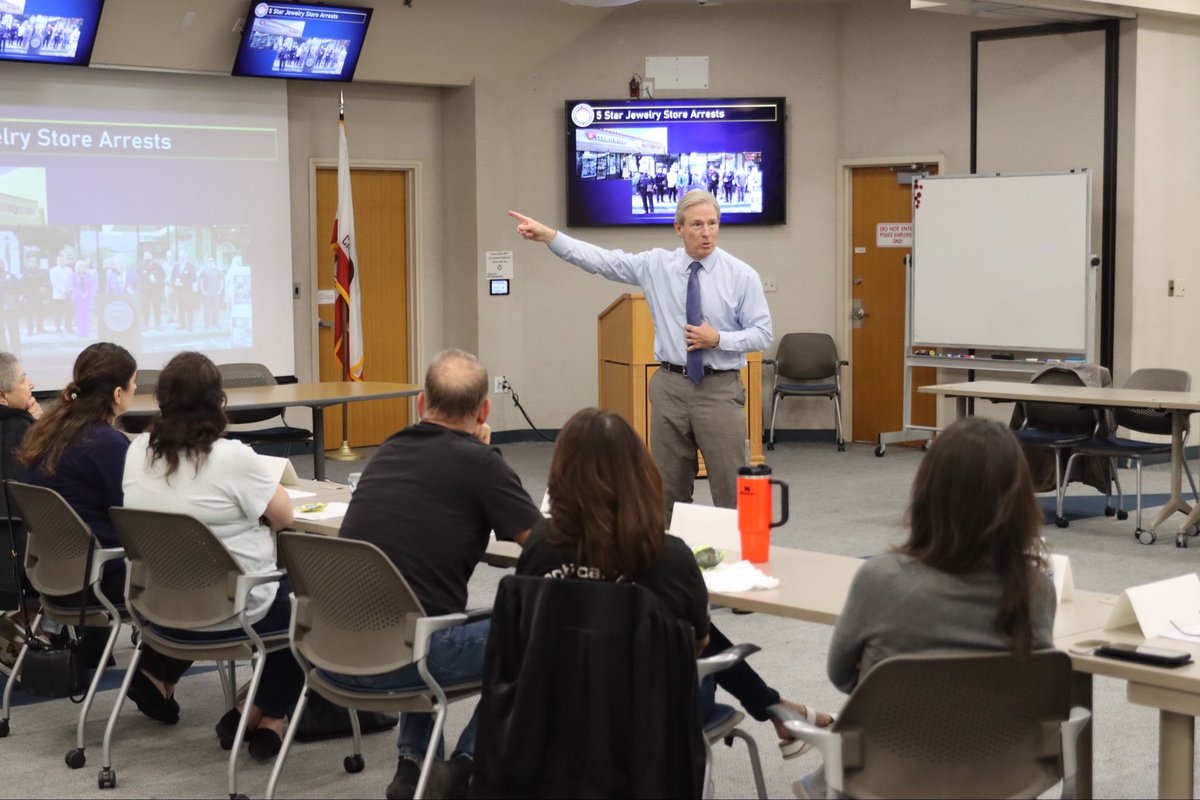 Last week, we made our bi-annual visit to the <a href="/SimiValleyPD/">SVPD</a> Citizens Academy! 👮‍♀️

District Attorney Erik Nasarenko and Bureau Chief Scott Whitney spoke with local residents about recent prosecutions out of Simi Valley, the dangers of fentanyl, and ways to help protect our kids