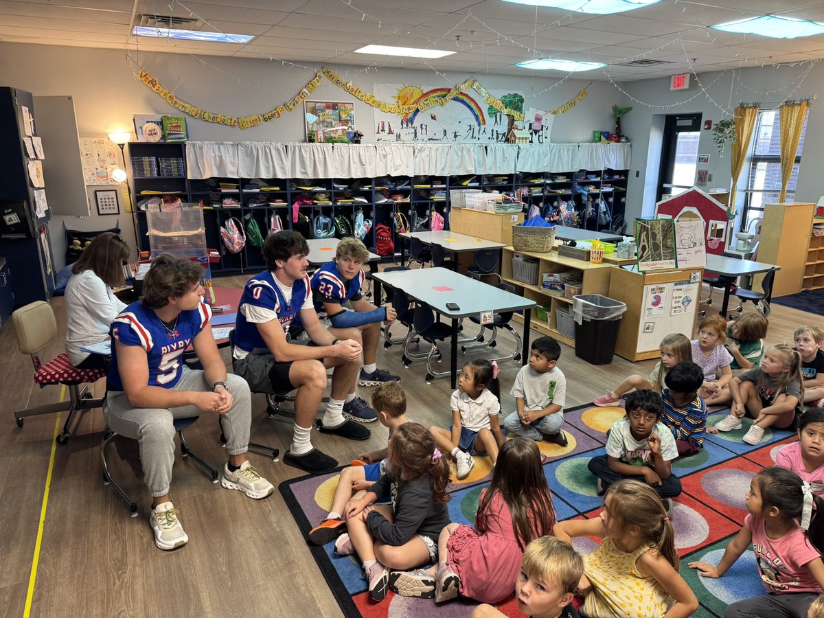 's tweet image. Appreciate @CarsonKirby14 @EmorySnyder5 @lincoln_fugate for helping at @BixbyPS North Elementary! #Selfless