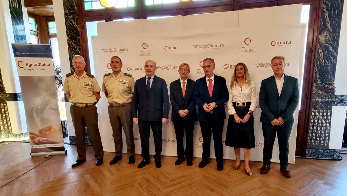 🇨🇳 El dip Manuel Gómez ha asistido esta mañana a un desayuno informativo organizado por la <a href="/CamaradeBadajoz/">Cámara de Comercio de Badajoz</a> con el título "Geopolítica y economía internacional. China, la otra gran potencia".

El encuentro ha contado con la exposición de Rafael Dezcállar de Mazarredo, embajador