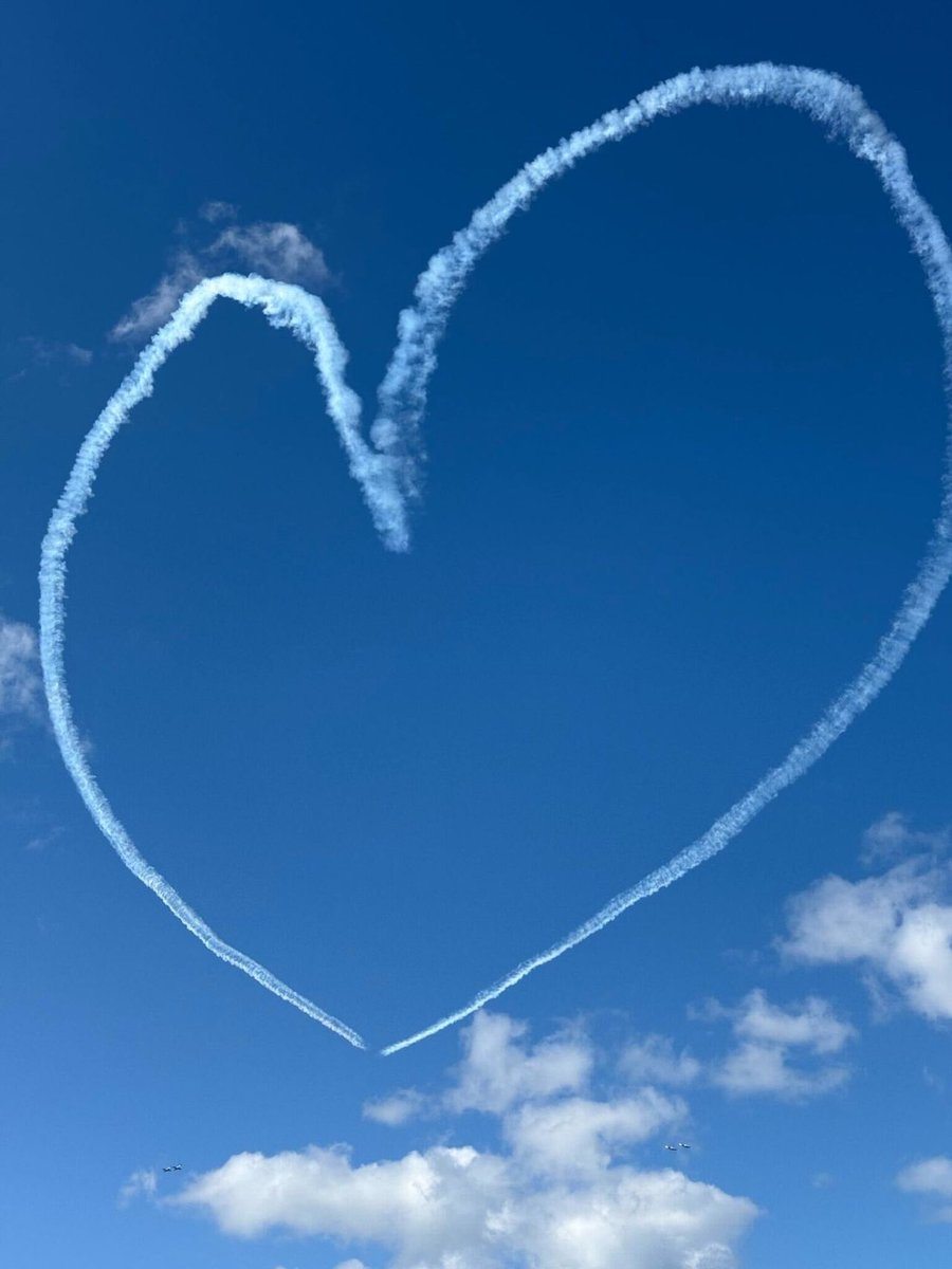 fastly's tweet image. 🚤✨ Fleet Week tradition = taking a boat out with the SF crew. Food, drinks, &amp;amp; family vibes. Nothing better. 🌉 #FleetWeekSF #LifeAtFastly

Here’s to keeping traditions strong and memories unforgettable—see you next year, Fleet Week! #LifeAtFastly