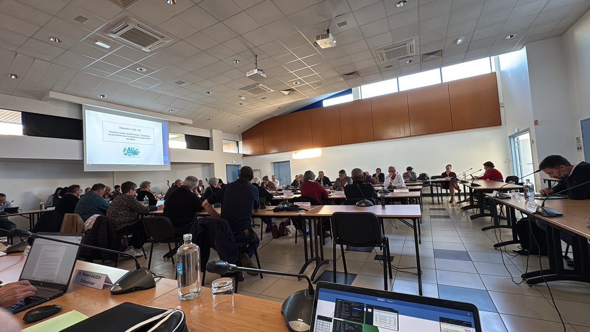 Ce soir, nous sommes réunis au conseil communautaire <a href="/ChbtDerval/">Communauté de Communes Châteaubriant Derval</a>