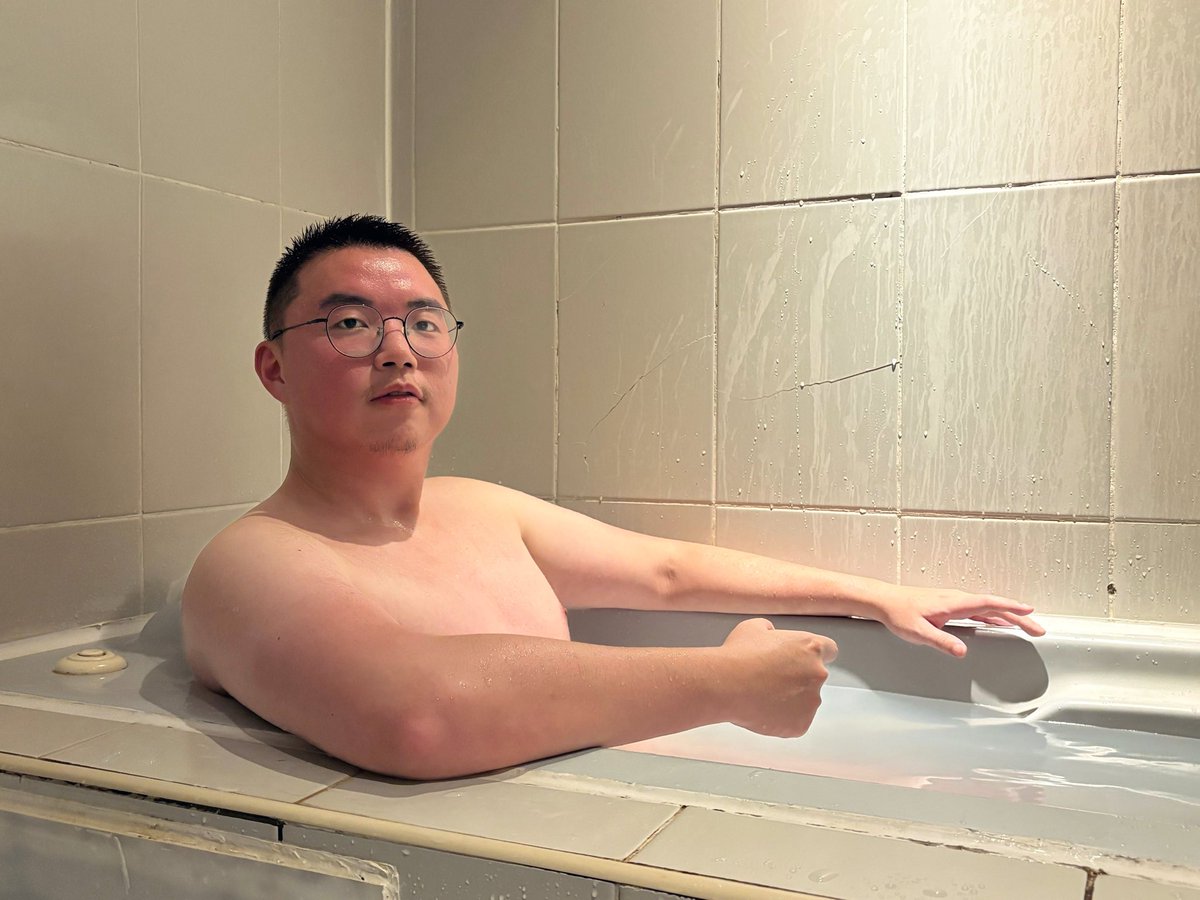 昨晚做了一個色色的夢
睡前滑推特可以增加機率嗎 🤩