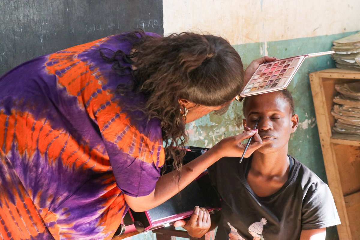 elimu_projects's tweet image. The Elimu Familia Stawi team held a Make-up Tutorial session empowering parents & caregivers with a hands-on skill for income generation. With creativity & confidence, they’re turning passion into opportunity! #ElimuImpact #SkillsForLife #EconomicEmpowerment