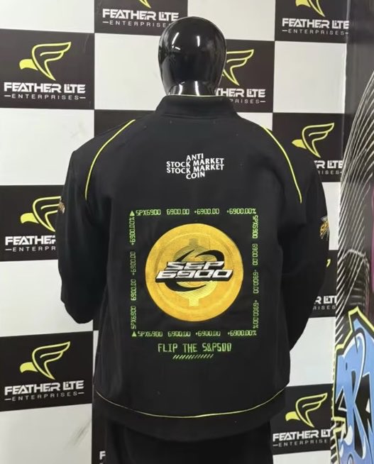 Just received the first sample of our #SPX6900 jacket (designed by <a href="/pix1e_art/">Pixie</a>)

Needs a few small changes, next sample will be ordered this week

Unfathomable things coming, AEON 

💹🧲🫶