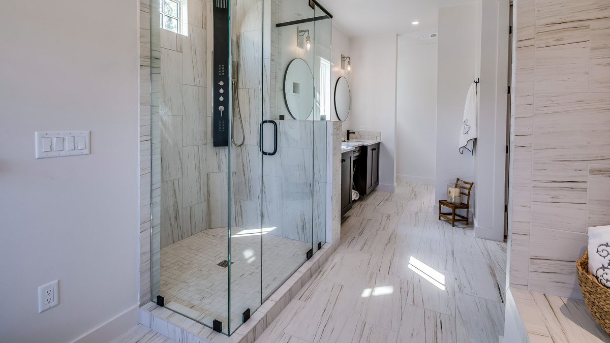 Cuida_tu_casa's tweet photo. ¿Mampara corredera, abatible o fija? 🤔
En Cuida tu Casa te contamos cómo elegir la mampara de ducha perfecta según tu espacio, uso y estilo. 🚿✅
Evita errores y gana en comodidad y diseño. 👇

👉 https://t.co/d1fS5f65XR

 #Baños #Reforma #Mamparas #CuidaTuCasa https://t.co/tnNMjL7S0e