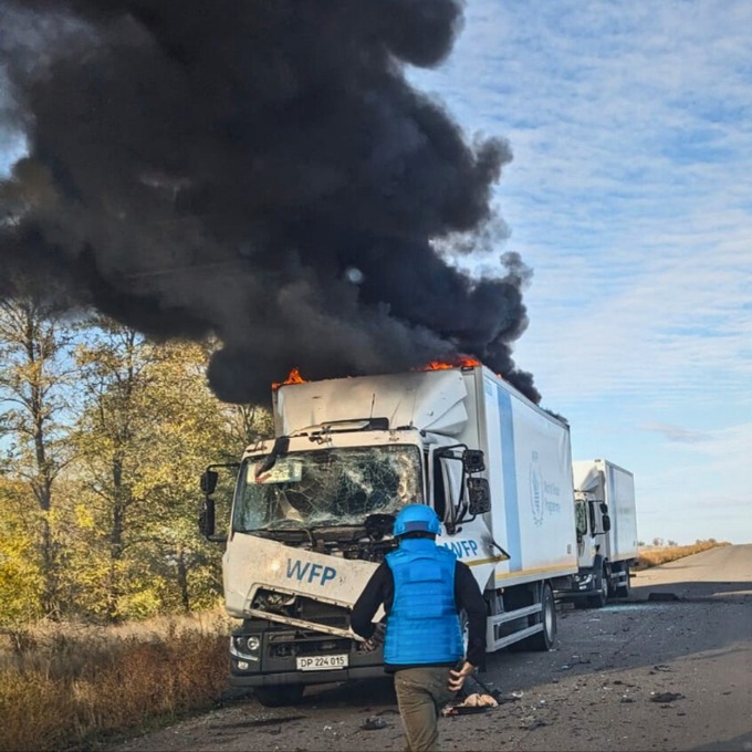 “La mia più sincera vicinanza e solidarietà agli operatori della missione umanitaria delle Nazioni Unite che sono stati colpiti da un attacco nella regione di Kherson”. Così <a href="/rosariovalastro/">Rosario Valastro</a>, Presidente CRI, a seguito di quanto avvenuto poche ore fa in Ucraina.
<a href="/UN/">United Nations</a> <a href="/OCHA_Ukraine/">OCHA Ukraine</a>