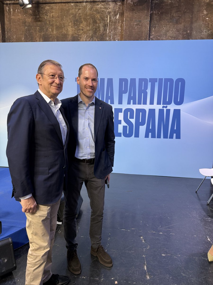 Acompanyem a <a href="/NunezFeijoo/">Alberto Núñez Feijóo</a> a la presentació del Pla d’immigració del <a href="/ppopular/">Partido Popular</a>: apostem per una inmigració ordenada, legal i humana.

#ORDEN