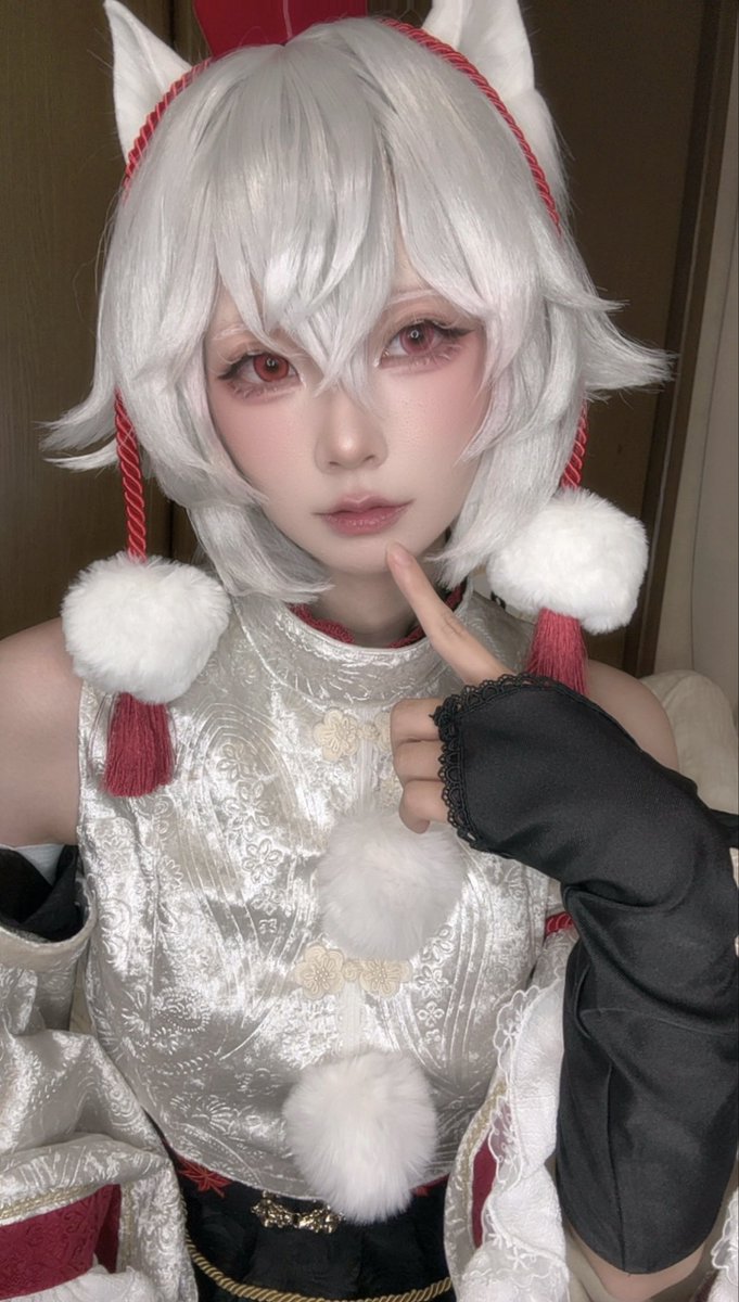 試着したーめっちゃ生地感素敵🥰
メイク練習でカラコン左右違うのはごめん