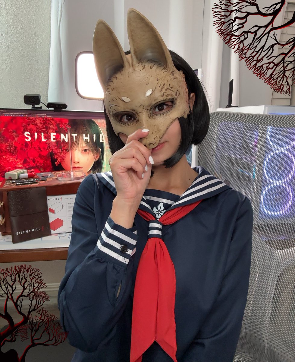 Perso je continue Silent Hill f et c'est une belle claque vraiment, assez rude, même en mode histoire, certains ennemis comme l'espèce de d'humain à longs membres (non pas celui que vous pensez 📷 ) et sans visage, certains sont assez glauques aussi comme l'amalgame
